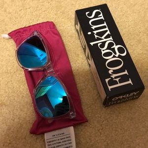 Brand New Men’s Oakley Frogskins Shnglasses